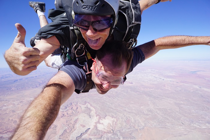 Skydiving Moab: Find Space and Views